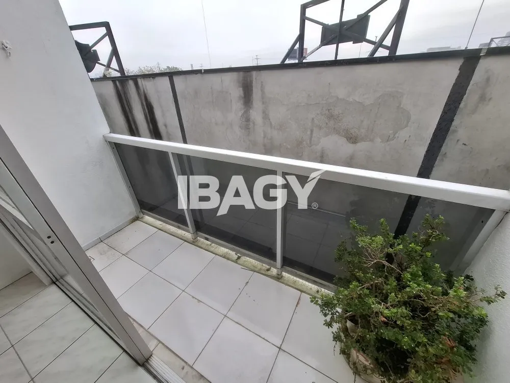 Apartamento com 2 dormitórios, 1 banheiro e 72 m² — photo 4