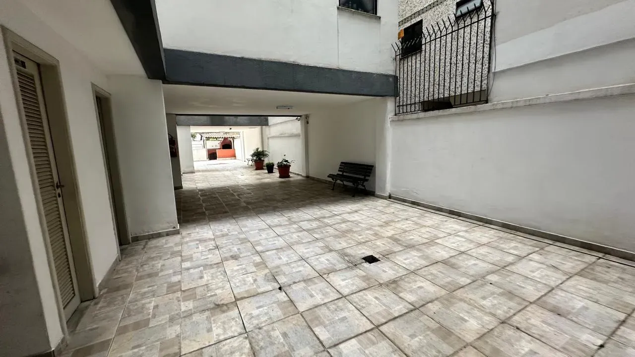 4-bedroom apartment with glassed-in balcony — photo 46