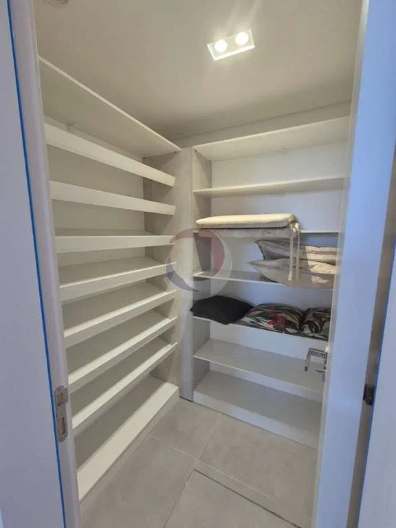 200 m² apartment with a dishwasher and a water view — photo 16