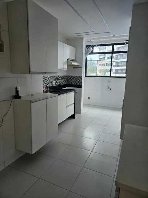 Apartment with 4 bedrooms and 5 bathrooms — photo 25