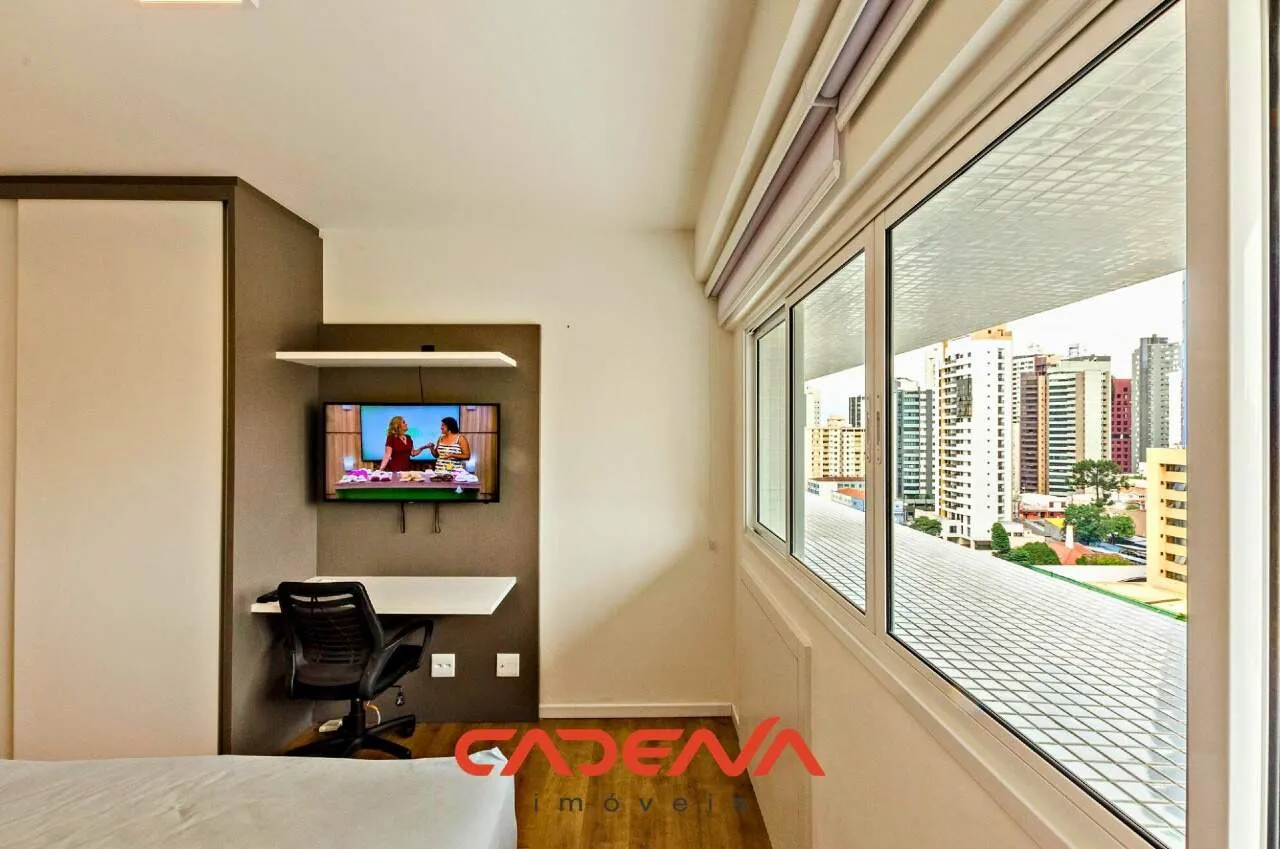 33 m² furnished studio with a real work desk — photo 19