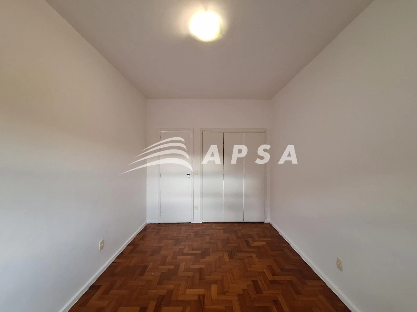2-bedroom apartment with a mountain view — photo 12
