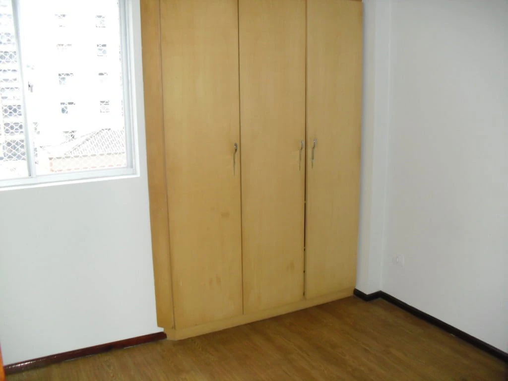 Apartamento com piso de madeira ou laminado, Centro — photo 3