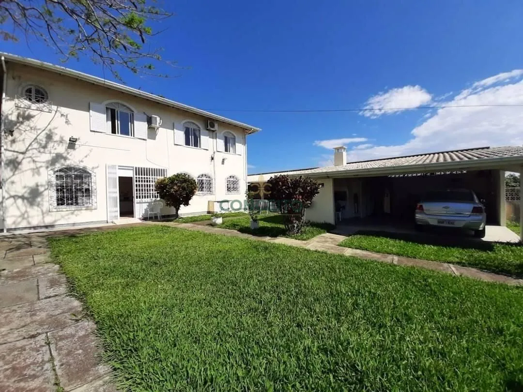 Casa en alquiler con 6 dormitorios y 420 m² — photo 2