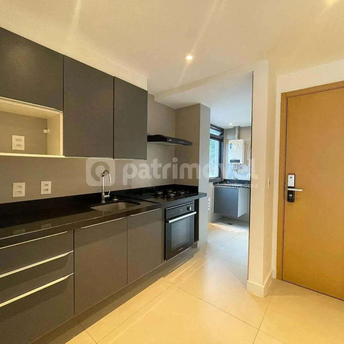 Apartment, 197 m², with a grill on the balcony — photo 2