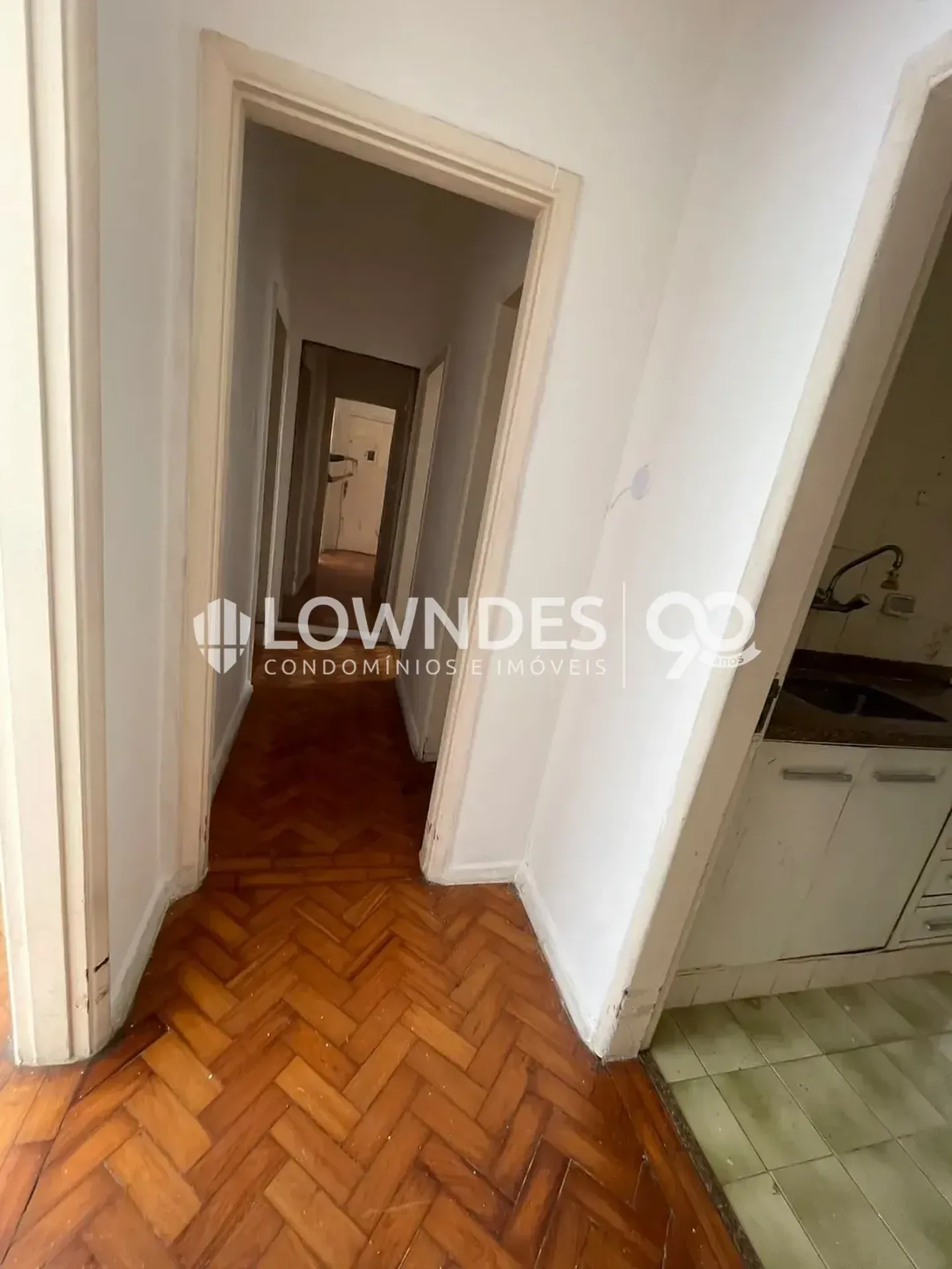 Walk-in closet in a 3-bedroom apartment, 84 m² — photo 16