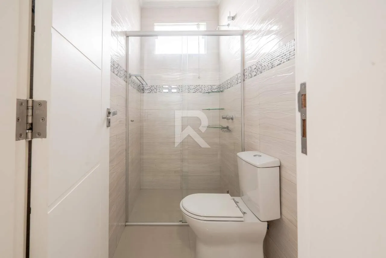 Furnished house with 4 en-suite rooms and 709 m² — photo 48