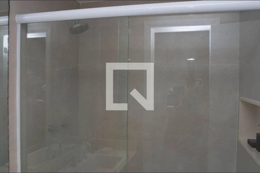 Furnished apartment, 105 m², with floor-to-ceiling windows — photo 38