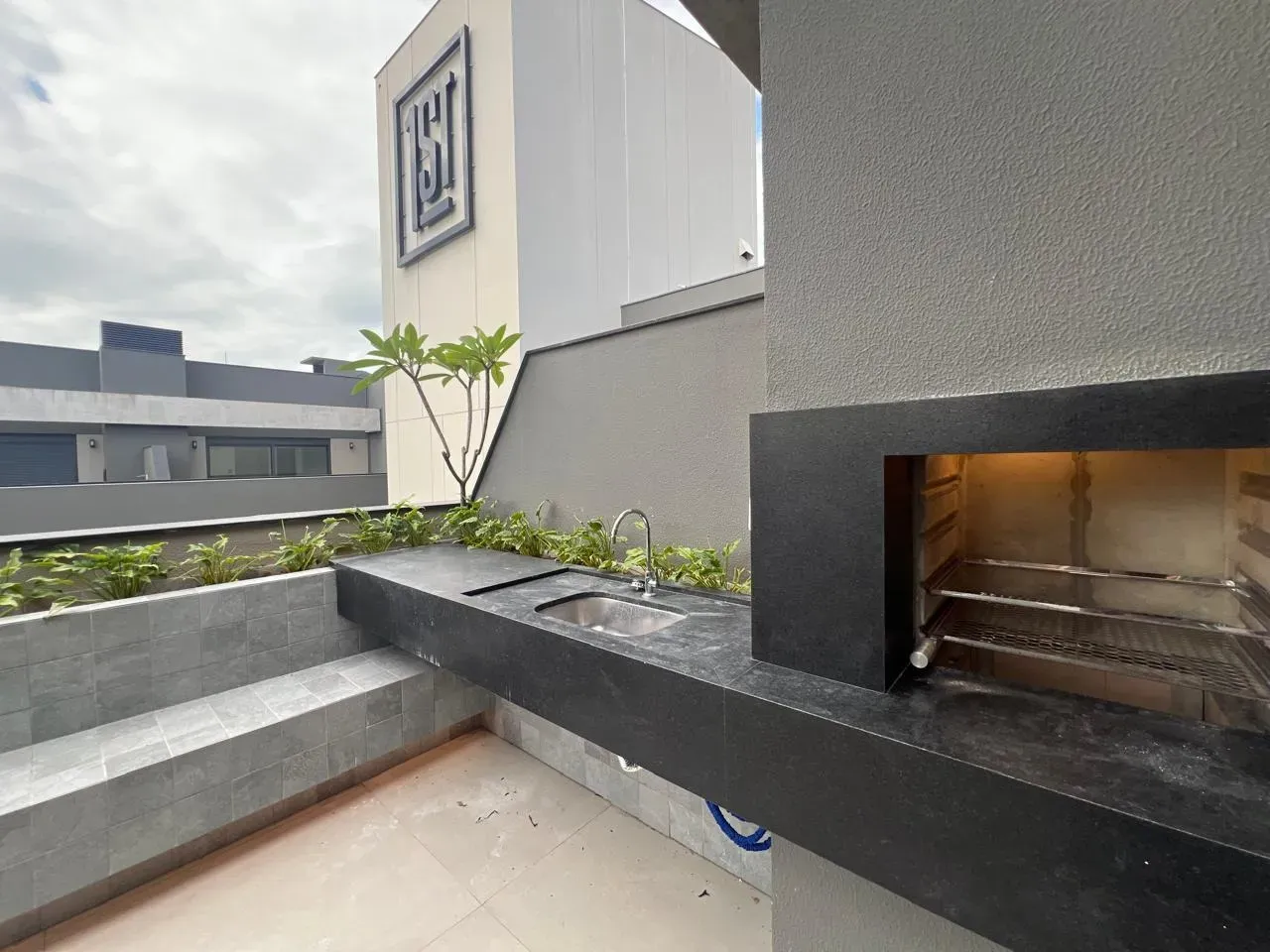 Furnished 61 m² apartment with 1 bedroom and terrace — photo 4