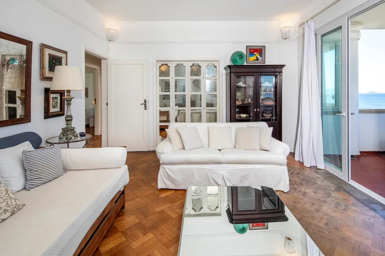 Furnished apartment with 3 bedrooms and a balcony — photo 24