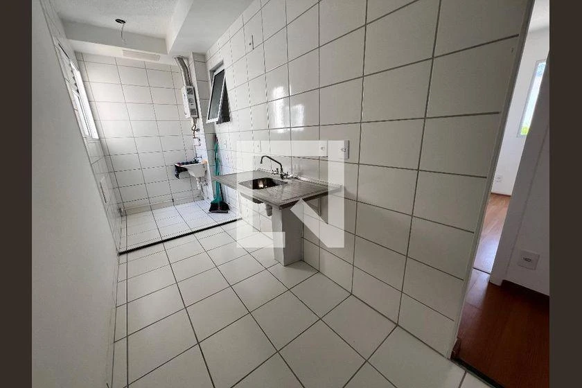 Квартира з 2 спальнями та дерев'яною підлогою або ламінатом — photo 2