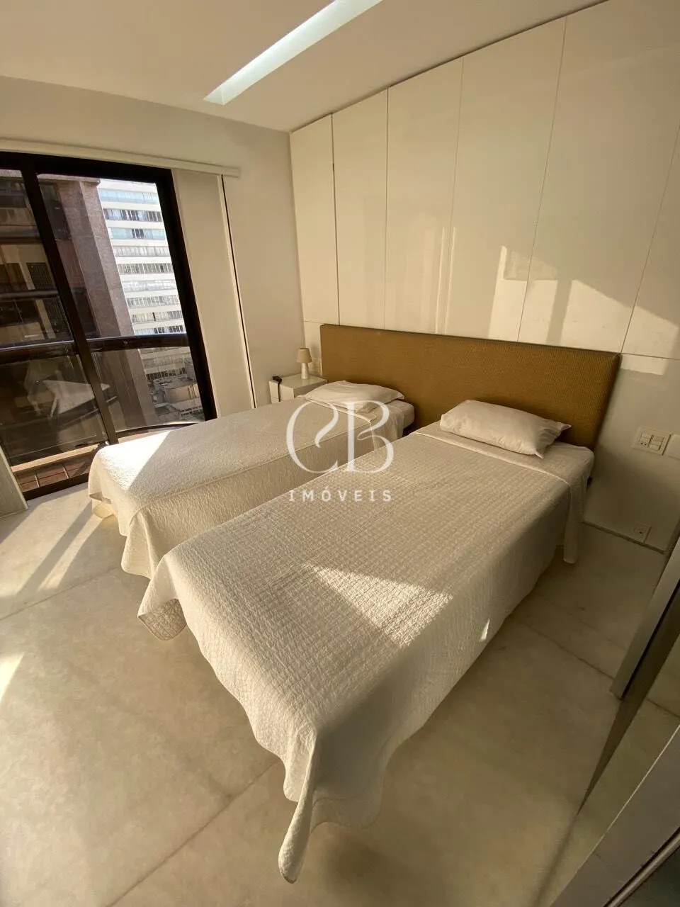 Furnished apartment with 2 bedrooms and open-plan kitchen — photo 16