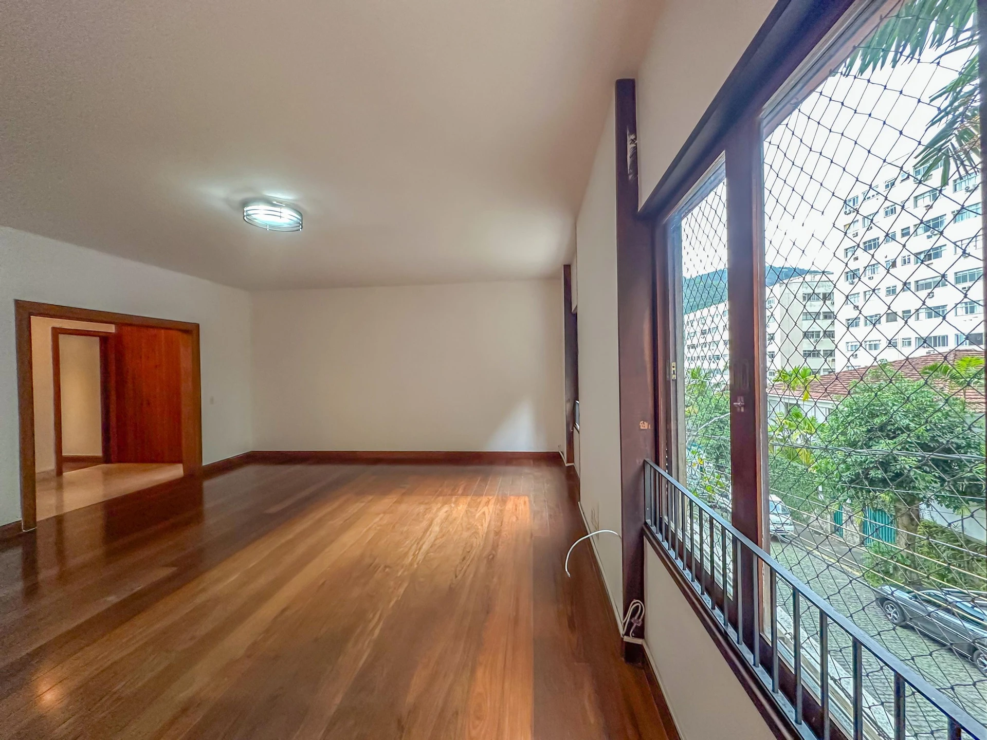 Apartment, 275 m², with a glass-enclosed balcony — photo 22