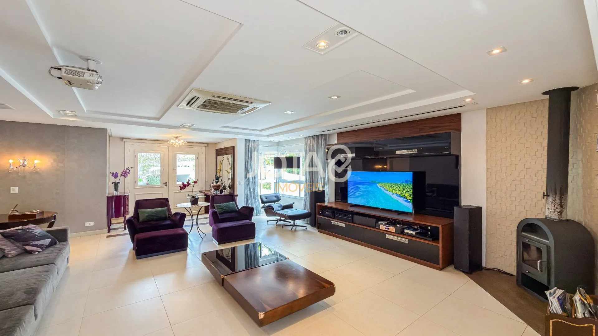 House with 3 en-suite bedrooms and private BBQ — photo 3