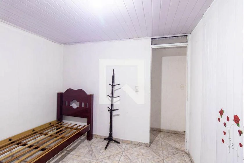 Rental house with 2 bedrooms and a laundry area — photo 8