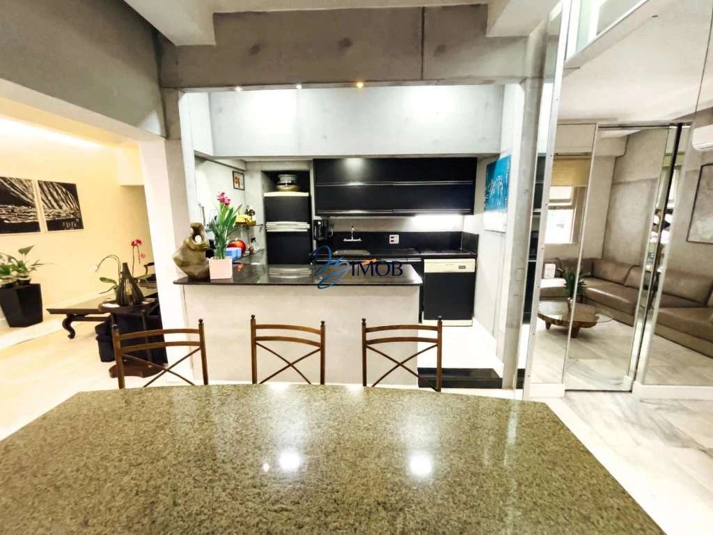 2-bedroom apartment with open-plan kitchen and balcony — photo 2