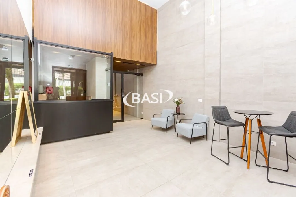 Glass-enclosed balcony in a 3-bedroom apartment, 80 m² — photo 52