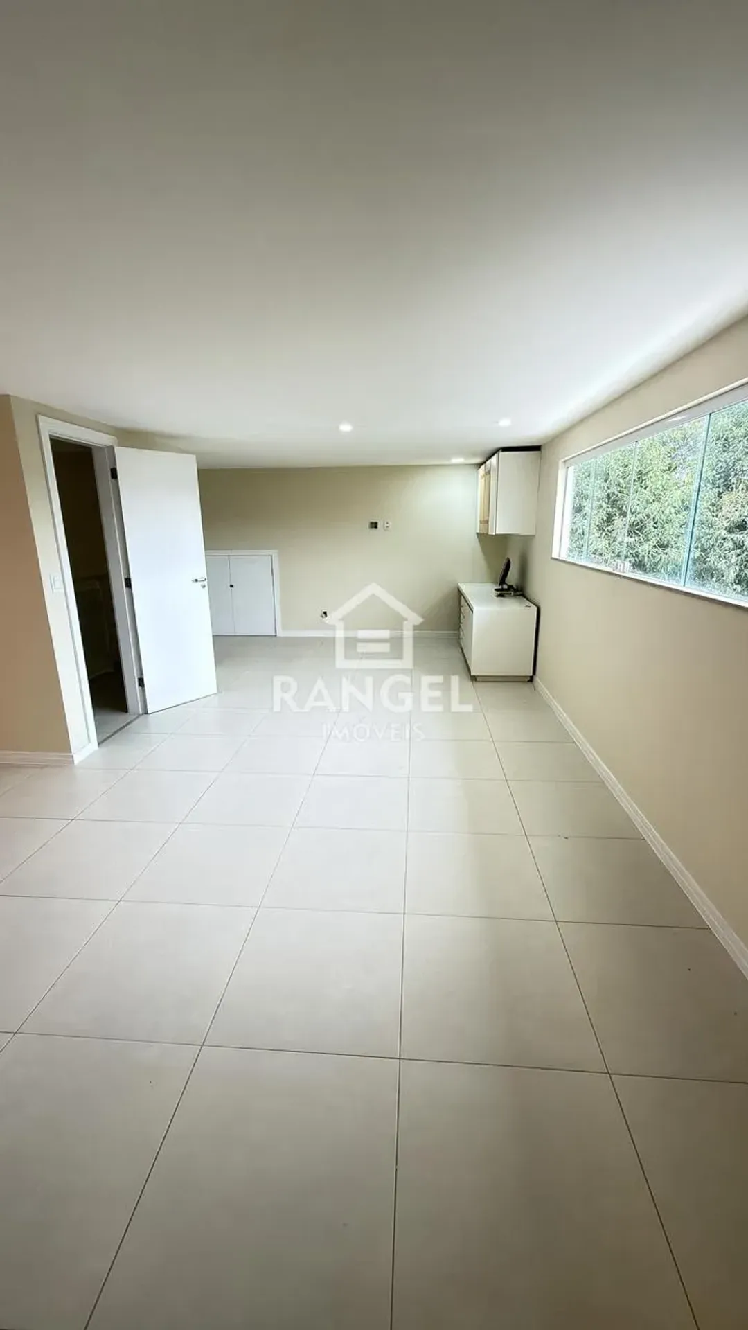 House, 412 m², with a private pool — photo 27