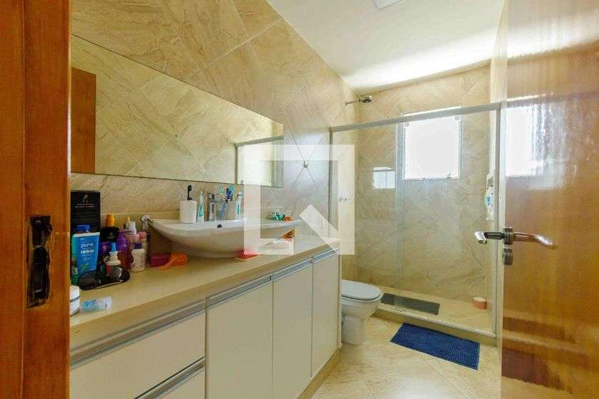 300 m² house with 5 en-suite bedrooms and private garden — photo 22