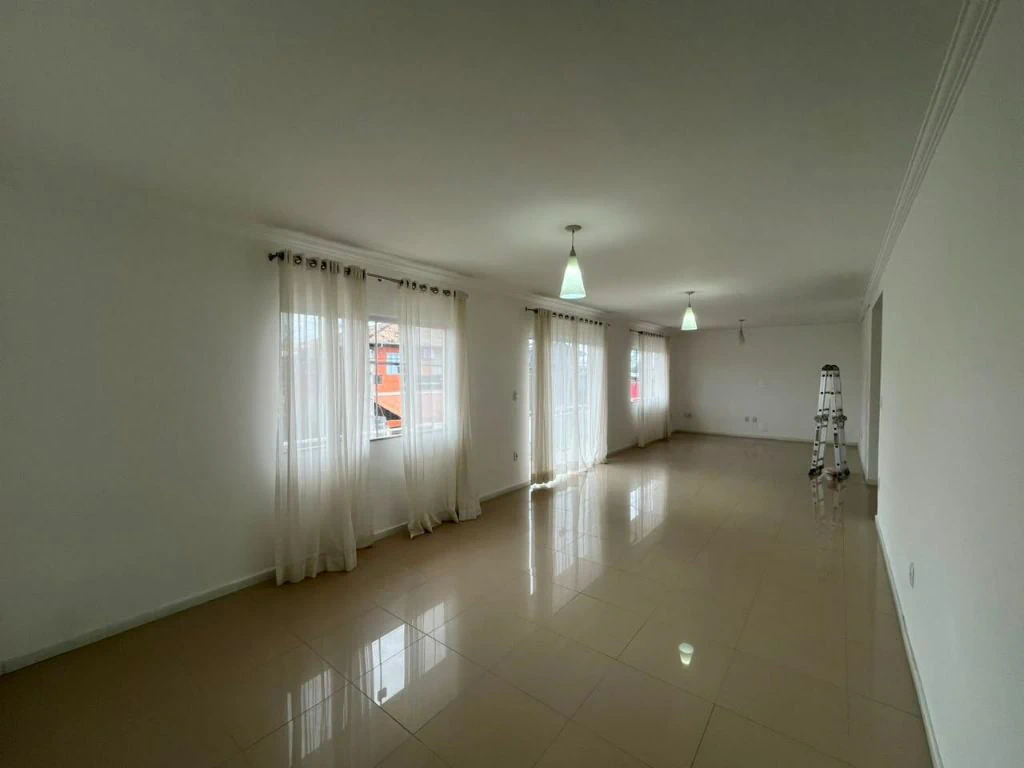 Casa de 190 m² con 5 dormitorios y 3 plazas de garaje — photo 7