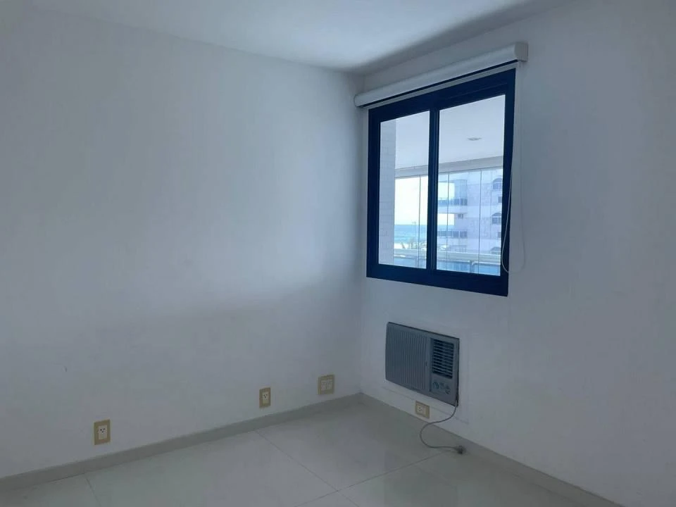 Apartment with 3 en-suite bedrooms and gas stove — photo 18