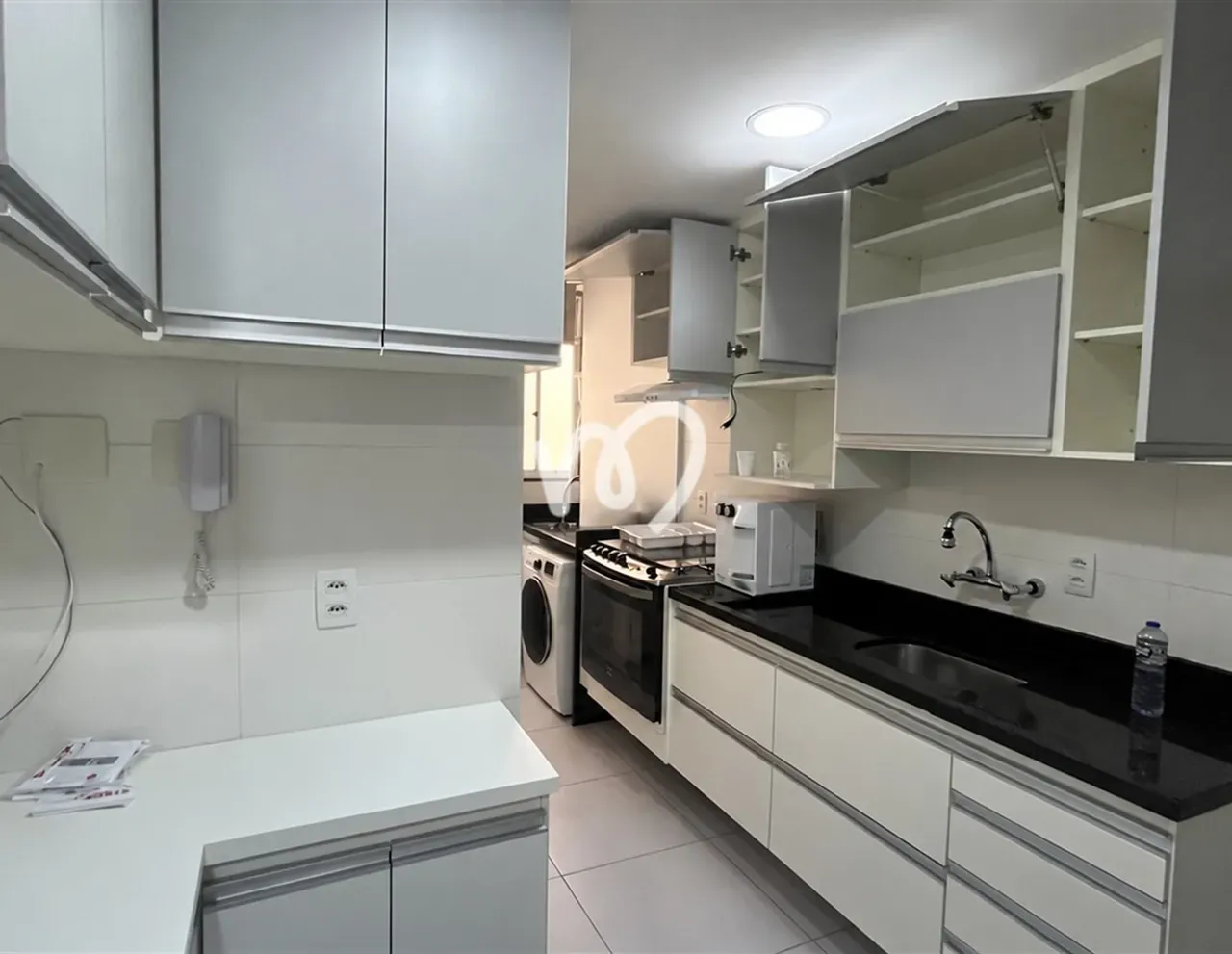 Walk-in closet in a 3-bedroom apartment, 101 m² — photo 19