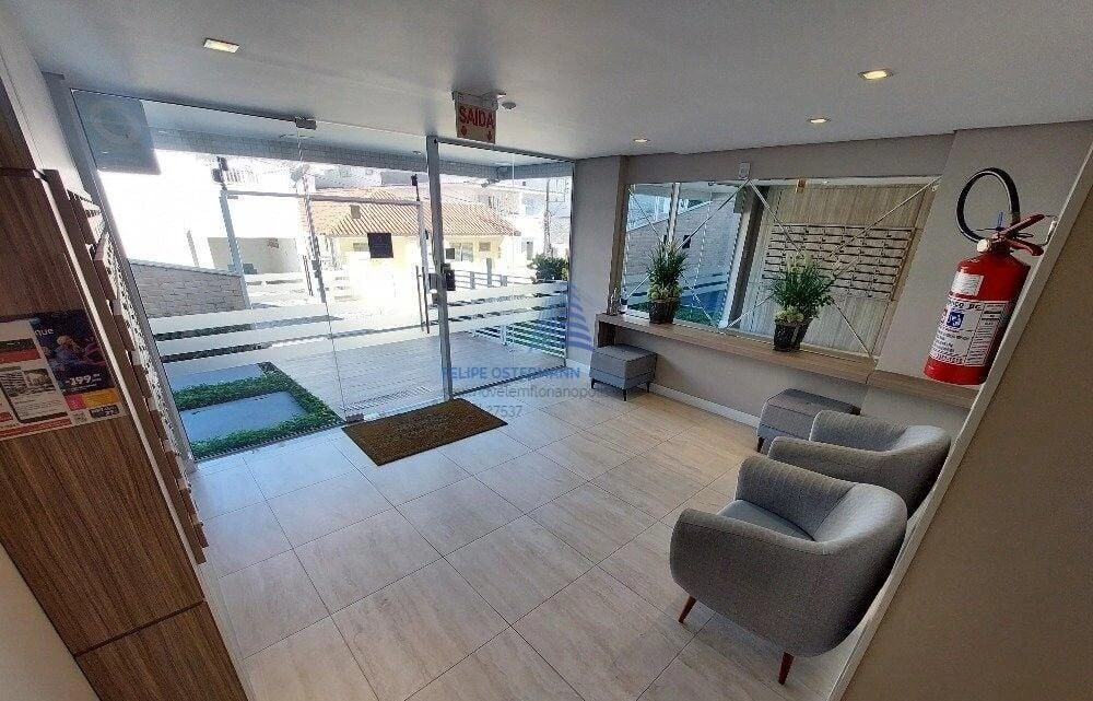 One-bedroom apartment with a glass-enclosed balcony — photo 17