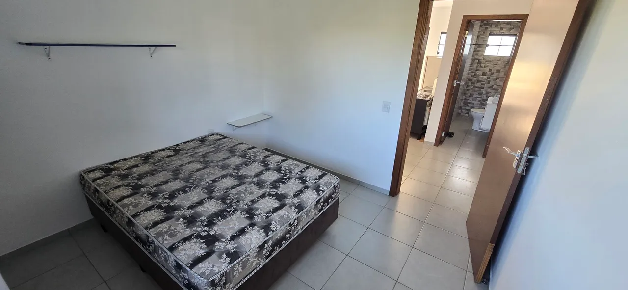 Kitnet mobiliada com kitchenette a gás e banheiro com box — photo 3