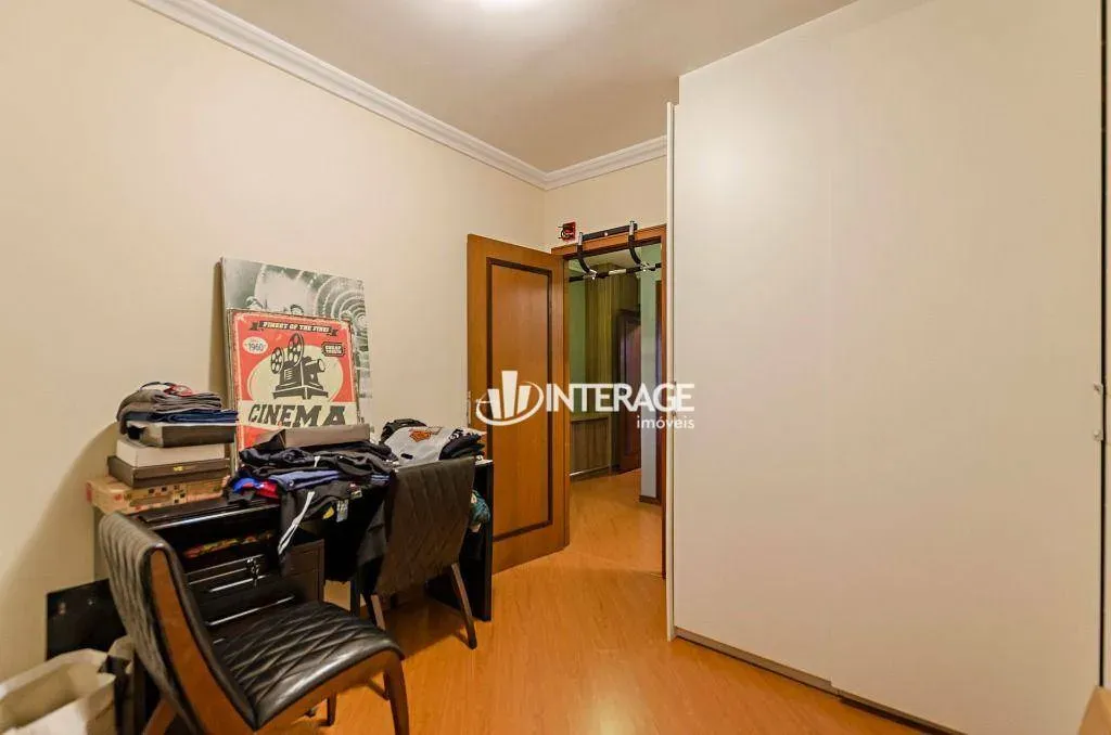 249 m² apartment with 3 bedrooms and 3 bathrooms — photo 18
