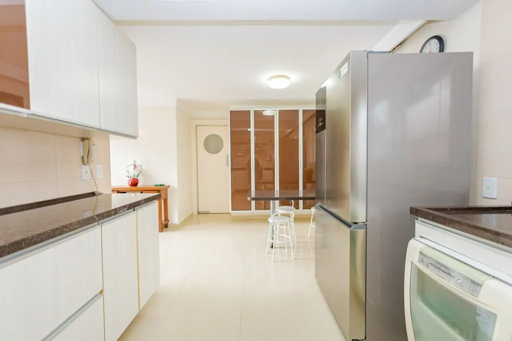 House with 4 en-suite bedrooms and private BBQ — photo 17