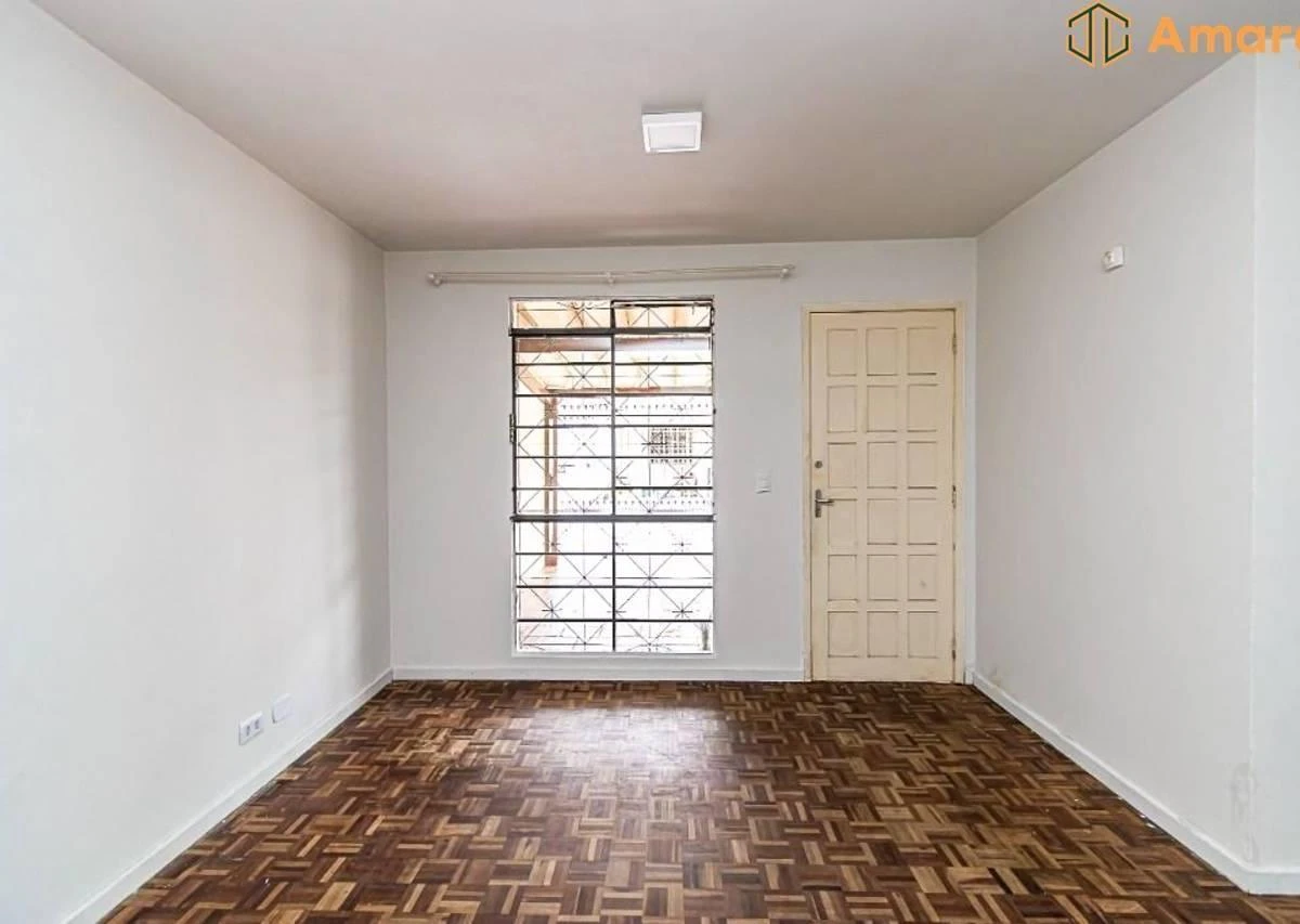 Wood or laminate floors in a 3-bedroom house, 75 m² — photo 31