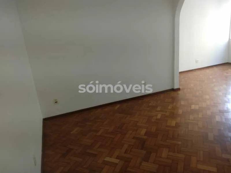 Apartamento no 2º andar com piso de madeira ou laminado — photo 7