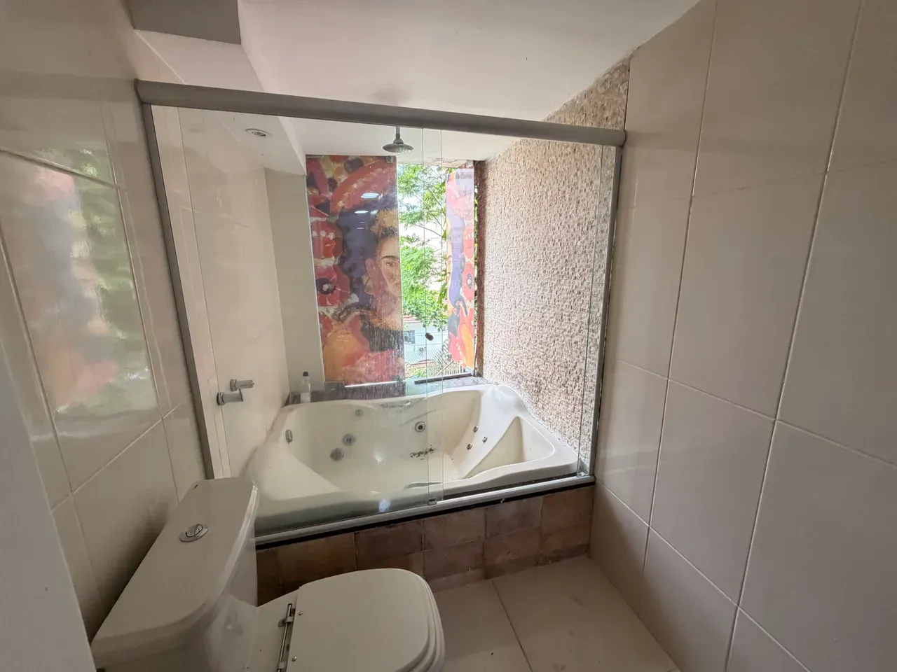 4-bedroom house with a bathtub in Rio de Janeiro — photo 17