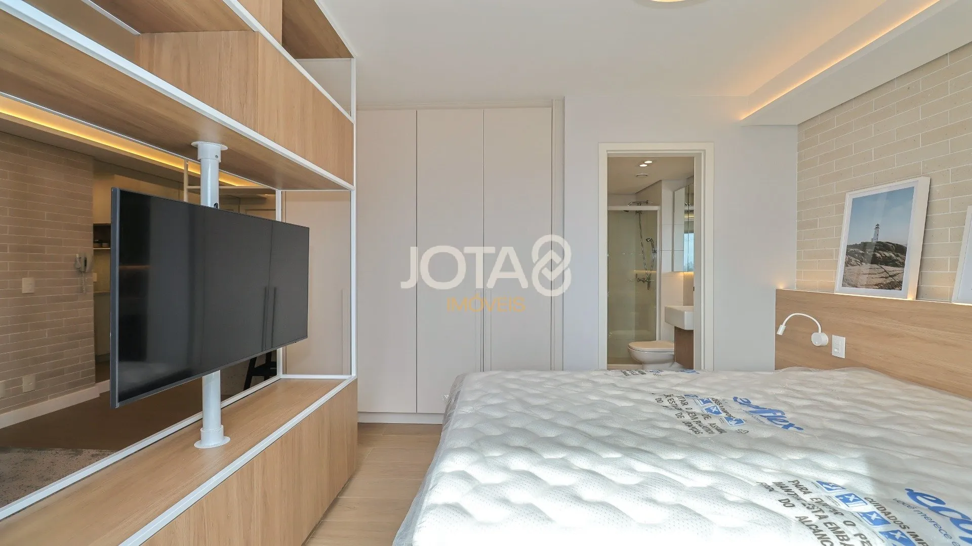 85 m² apartment with 1 bedroom and an open-plan kitchen — photo 22