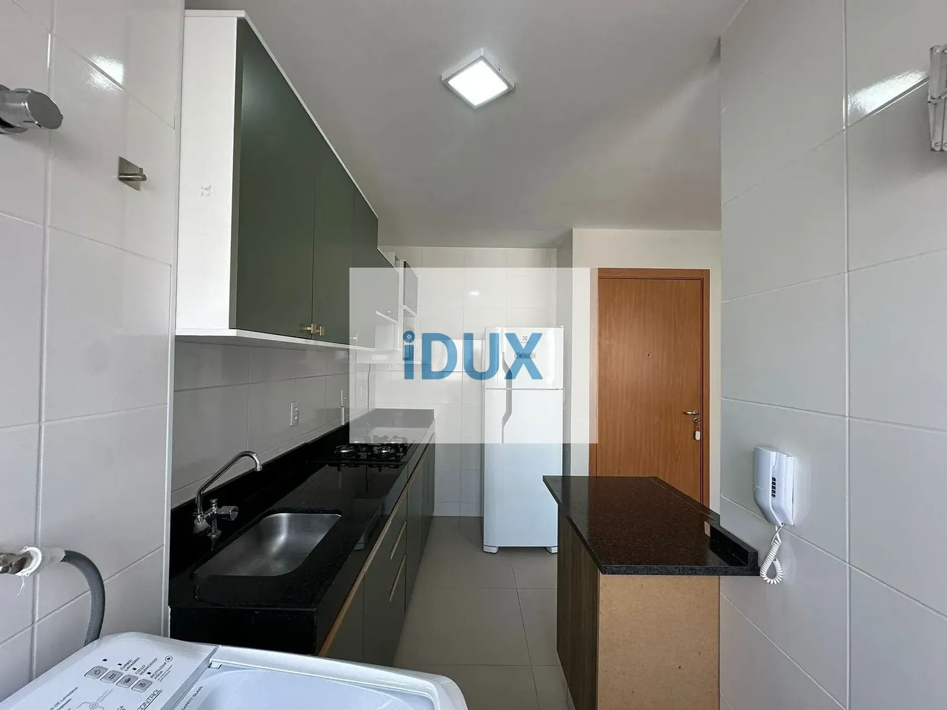 2-bedroom apartment with a washing machine — photo 3
