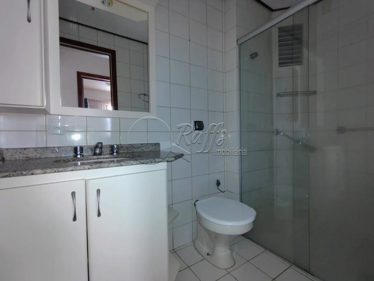 3-bedroom apartment with an en-suite and balcony — photo 11