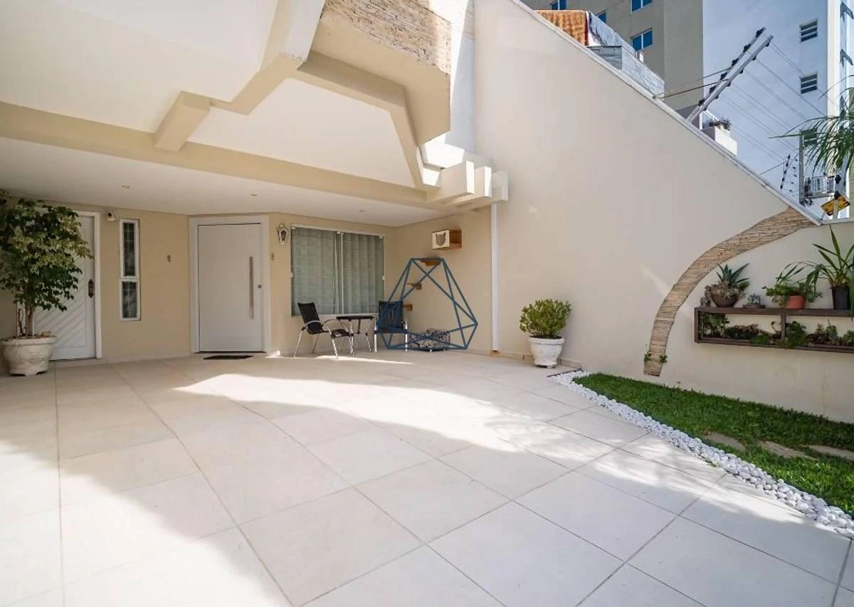Washing machine in a 4-bedroom house, 210 m² — photo 37
