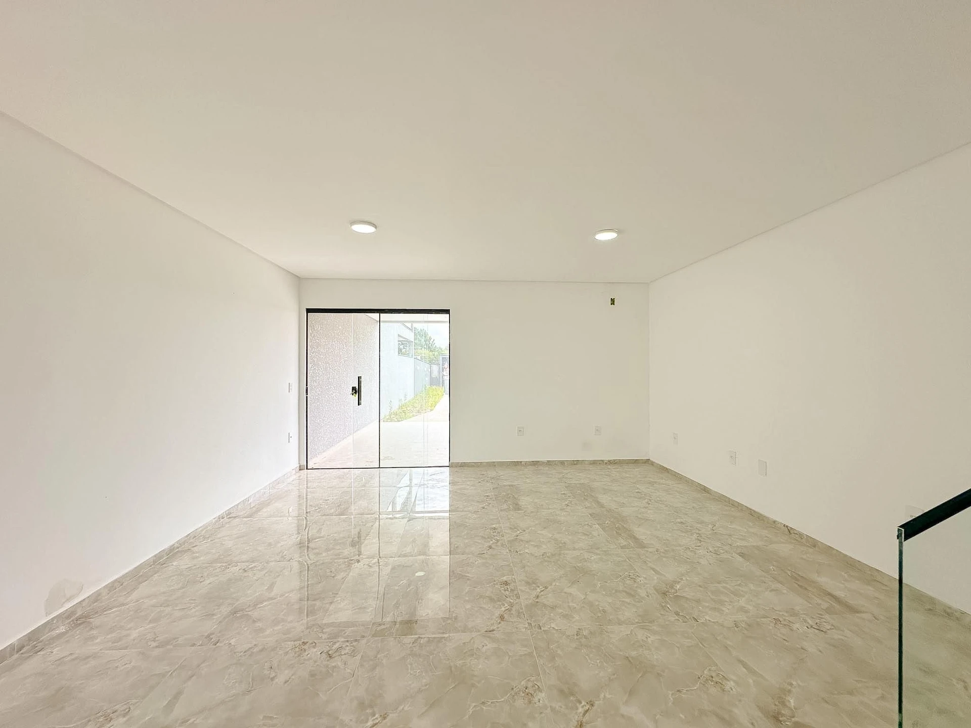 Floor-to-ceiling windows in a 3-bedroom house, 157 m² — photo 26