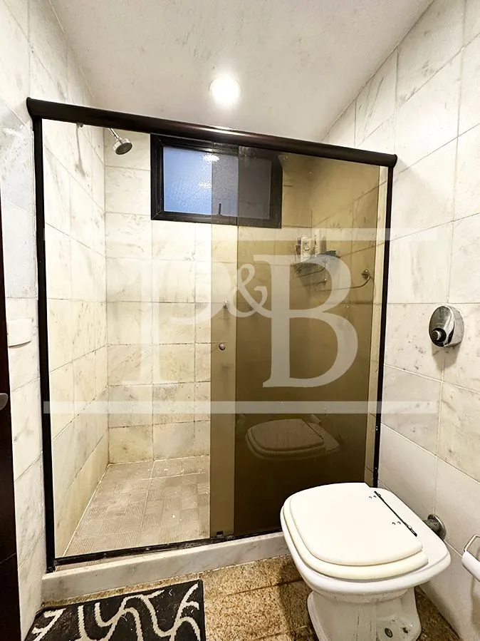 4-bedroom apartment with 250 m² and glassed-in balcony — photo 21