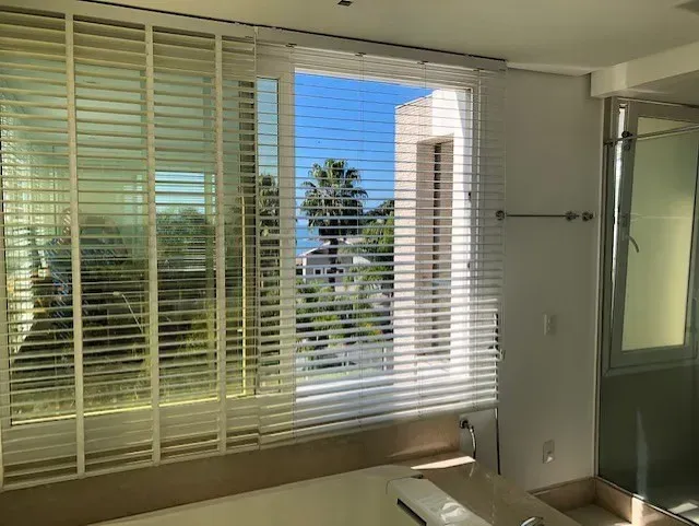 House with 6 en-suite bedrooms and 1372 m² — photo 17