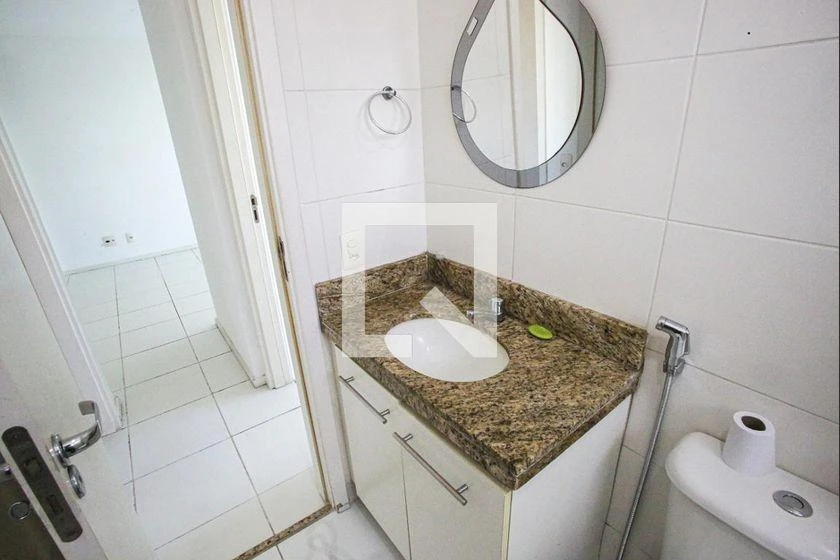 Balcony with a grill in a 3-bedroom apartment, 131 m² — photo 12