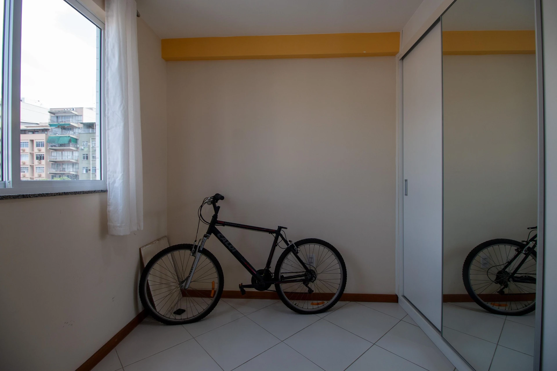 Floor-to-ceiling windows in a 2-bedroom apartment, 59 m² — photo 25