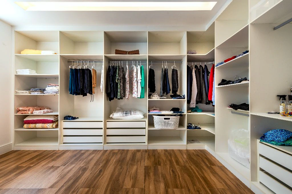 680 m² house with 4 en-suite bedrooms and 7 bathrooms — photo 6