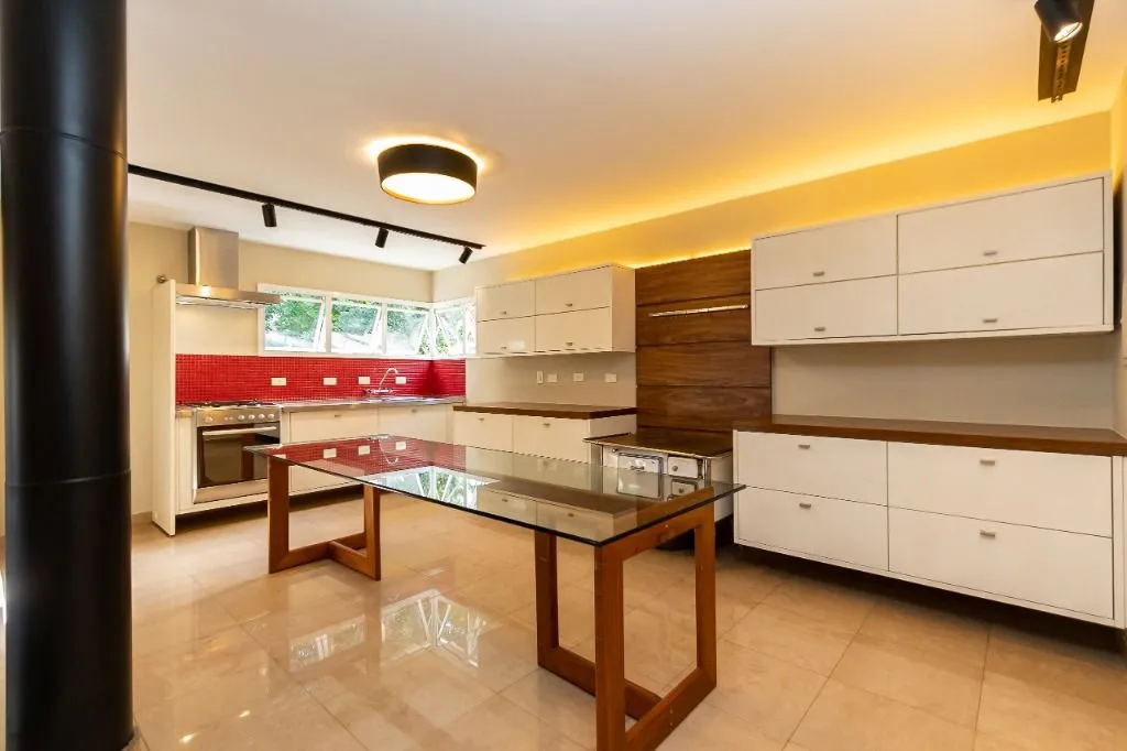 Casa industrial sin amueblar con 3 dormitorios y 890 m² — photo 35
