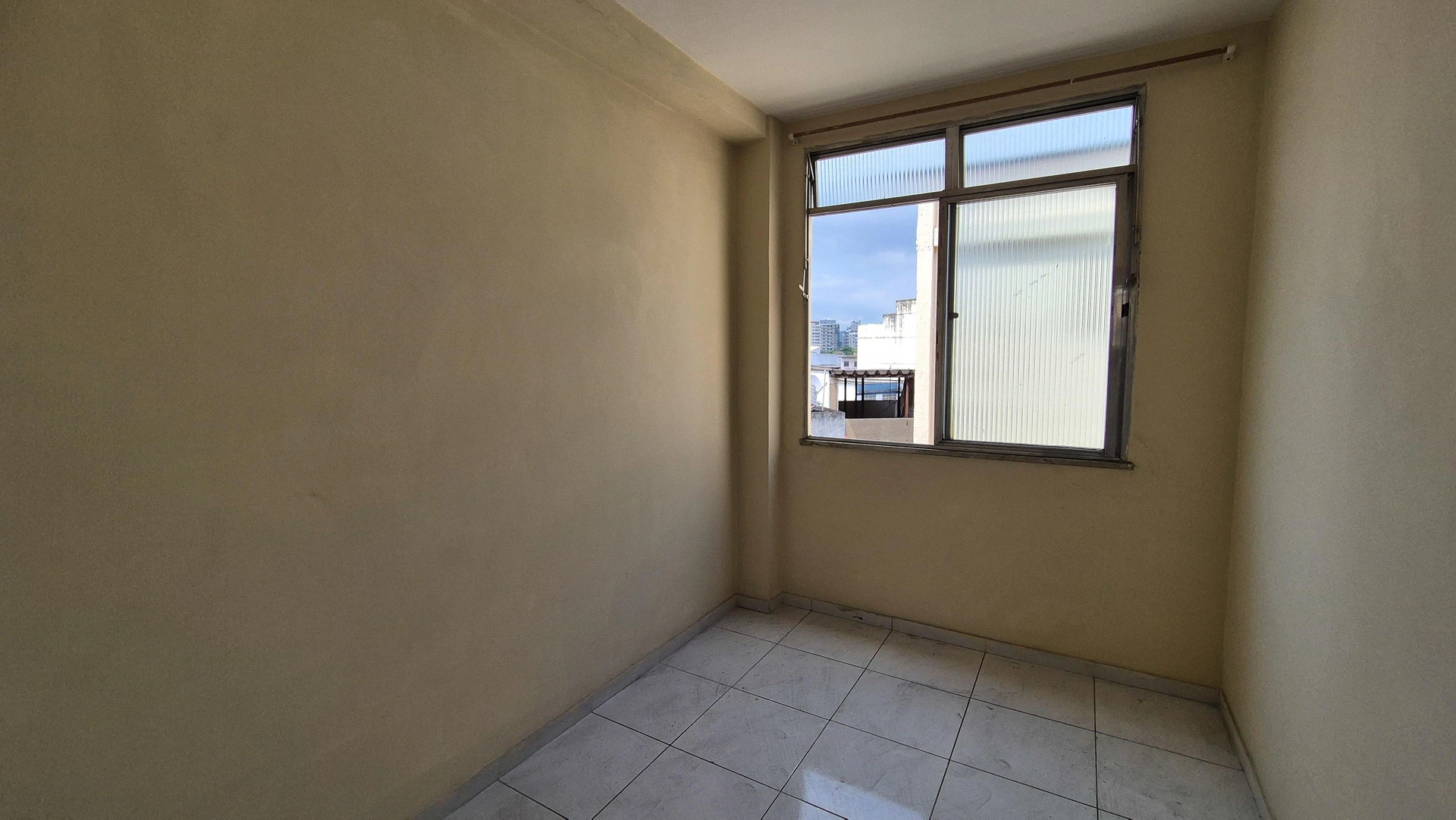 Home office in a 2-bedroom apartment, 43 m² — photo 16