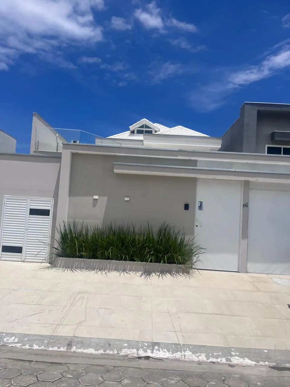 Furnished house with 5 bedrooms, 5 baths and a balcony — photo 4