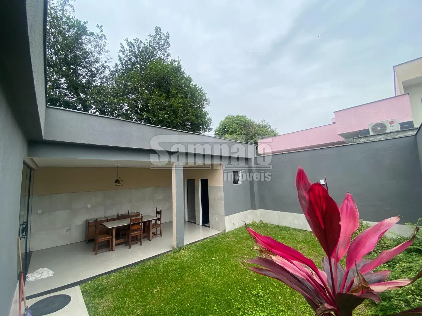 3-bedroom house, 1 with its own bathroom, 215 m² — photo 23
