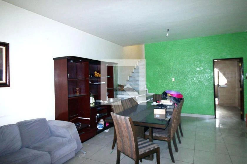 4-bedroom house with 230 m² and a balcony