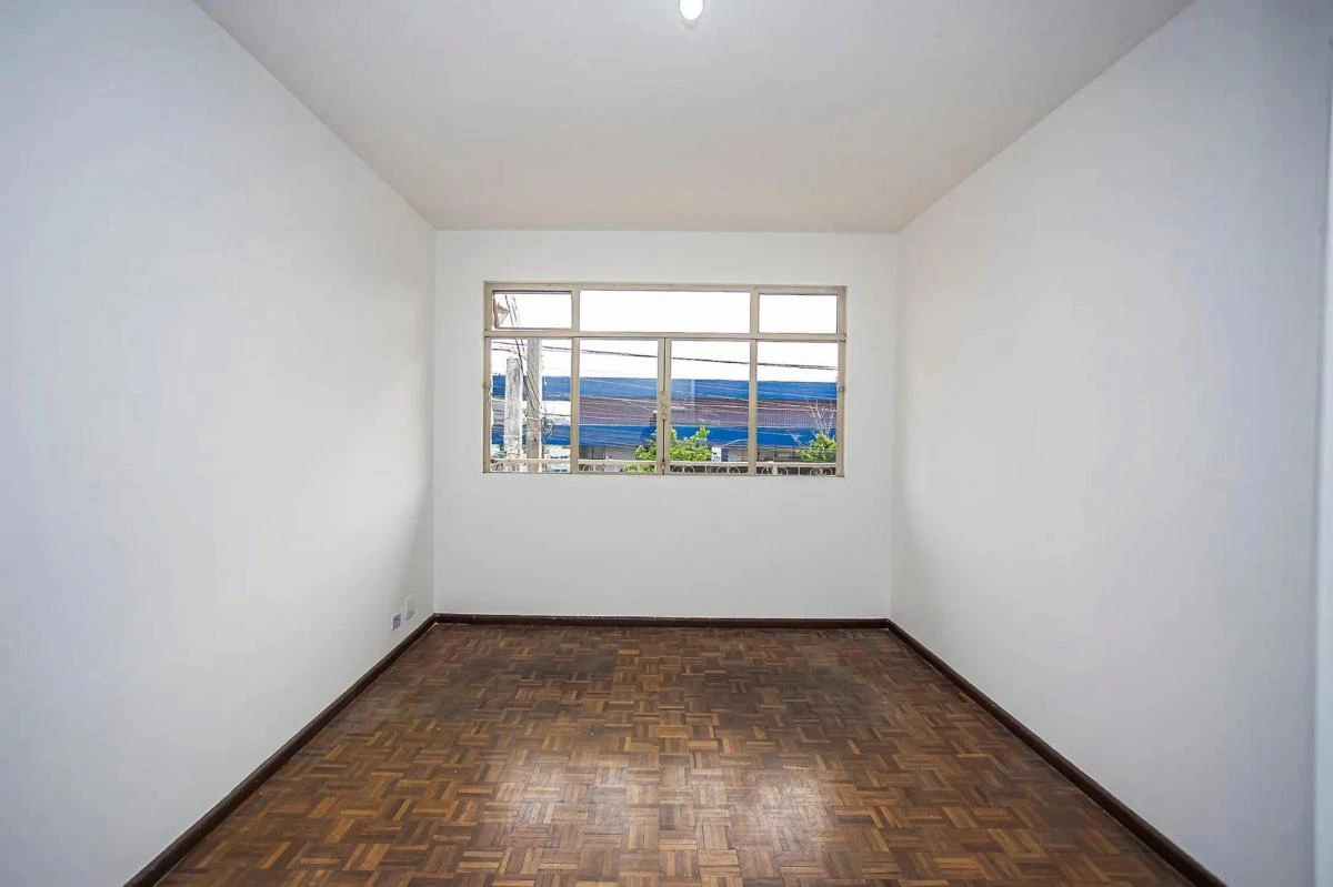 Apartamento com piso de madeira ou laminado, Cabral — photo 2