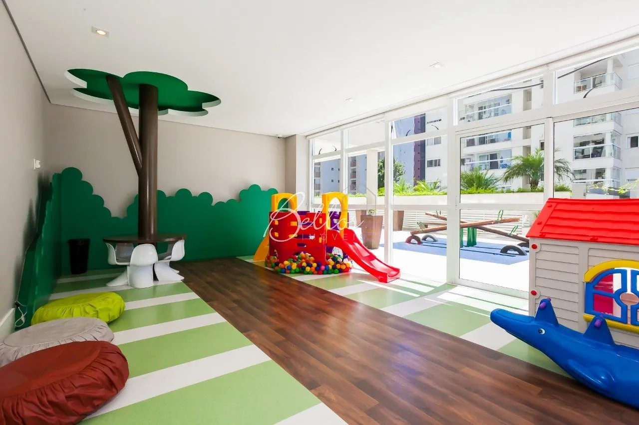 Apartment, 77 m², with a glass-enclosed balcony — photo 40